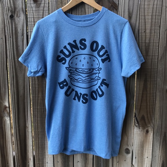 🆕 SUNS OUT BUNS OUT T-Shirt - Picture 2 of 6